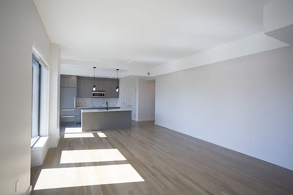 Rented by Bond New York | media 23