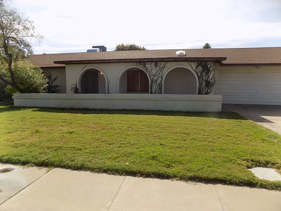 1st image of 741 W Coral Gables Dr