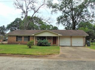 700 Mr Henrys Dr, Nacogdoches, TX 75965