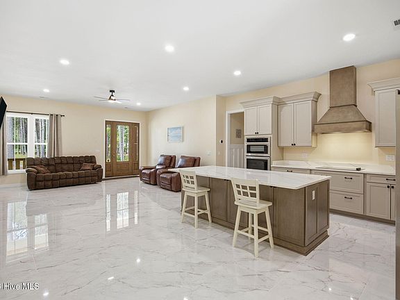 4th image of 2102 Midway Road SE