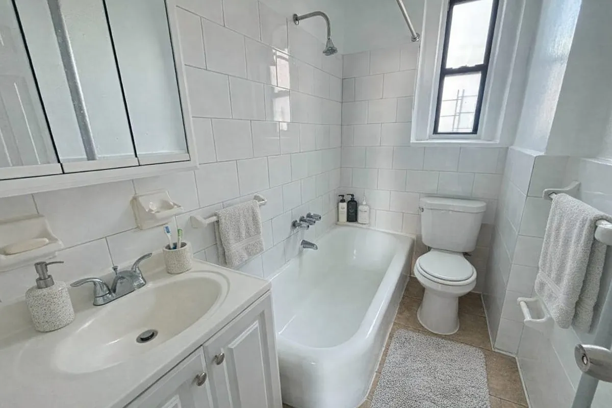 Building Photo - 1547 Commonwealth Ave #A1