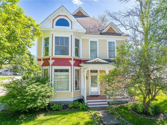 306 E Berry St, Hamilton, MO 64644