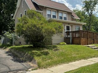1021 Carl Breeding Way, Jackson, MI 49203