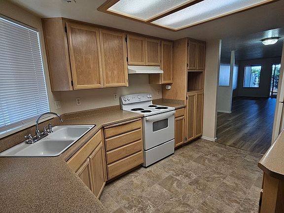 5th image of 875 & 877 Columbine Way #877
