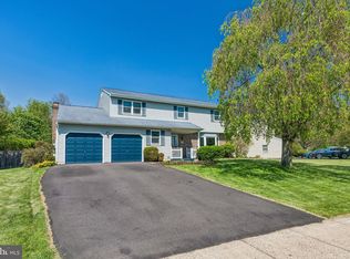 1375 Downing Dr, Hatfield, PA 19440