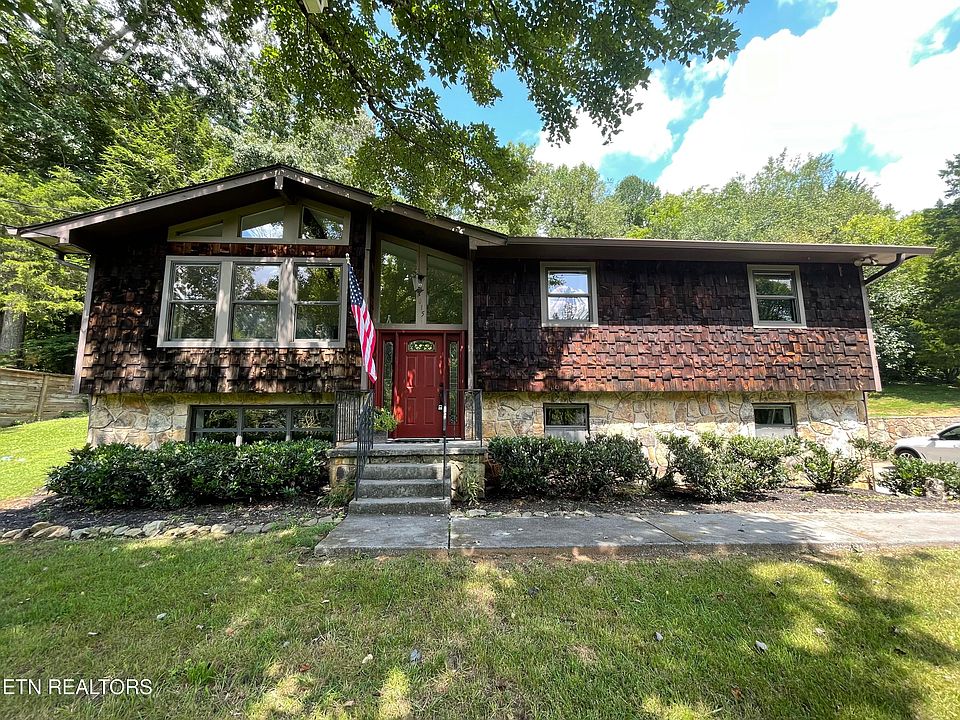 1st image of 1015 Buckthorn Dr