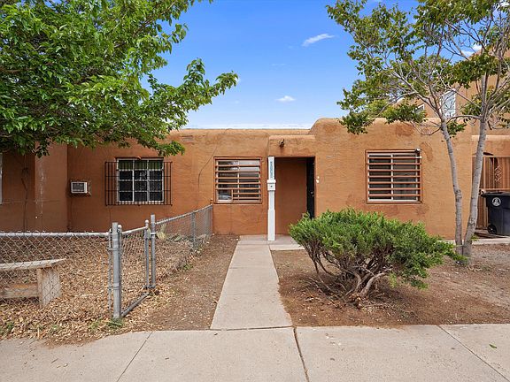 2nd image of 546 Alvarado Dr SE