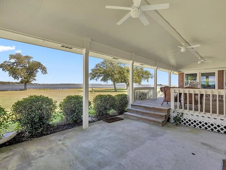130 Leslie Dr — Photo 33