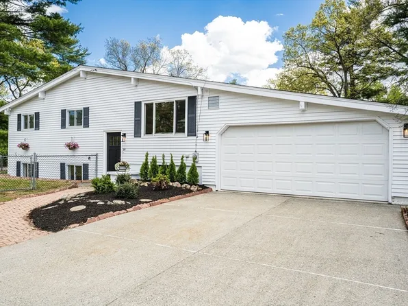 19 York Ave, Westford, MA 01886