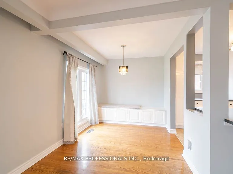 13 Baraniuk St #UPPER — Photo 6