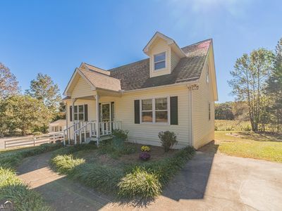 300 Dennis Cash Rd, Mount Airy, GA, 30563