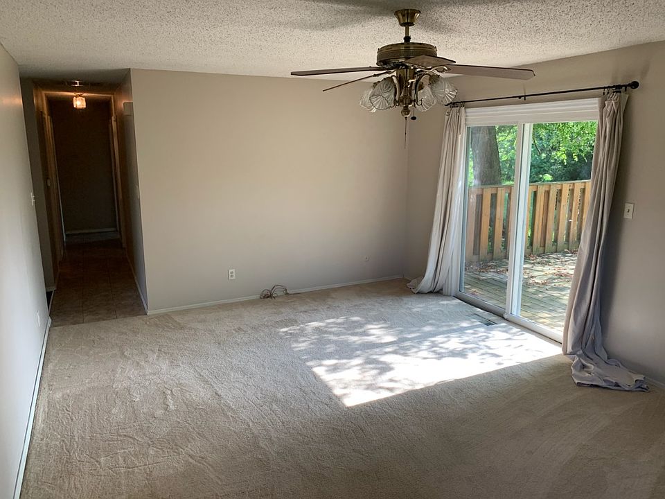 2807 S Myra Ridge Dr Urbana IL Zillow