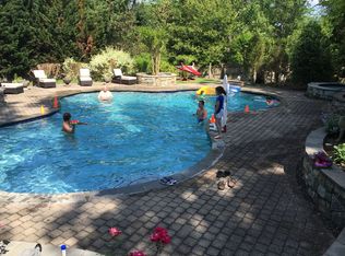 1211 Janneys Ln, Alexandria, VA 22302