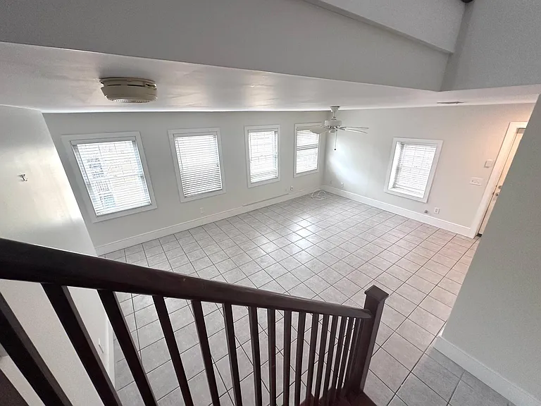14 Elizabeth St #5 — Photo 22