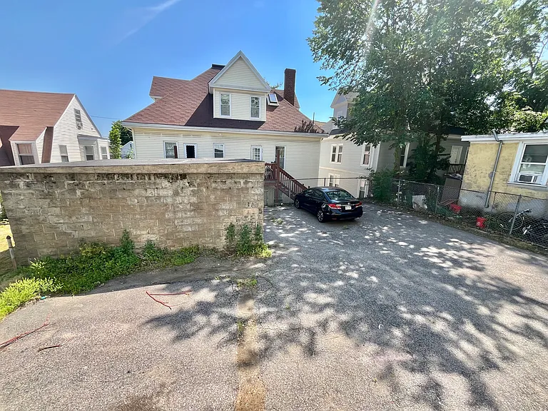 17 Mansfield St #1 — Photo 13