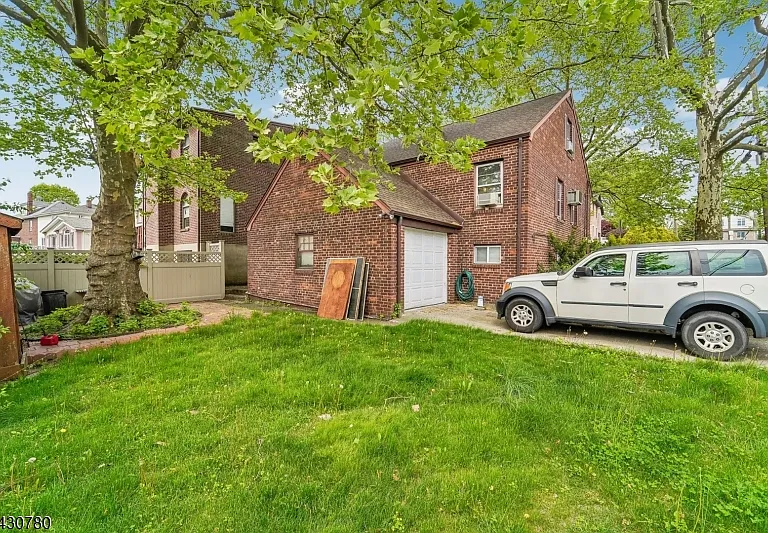 1030 Jassamine Way — Photo 31
