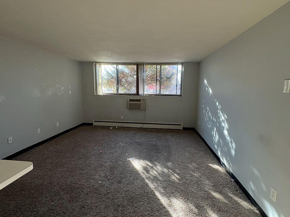 1st image of 915 20th Ave S APT 104