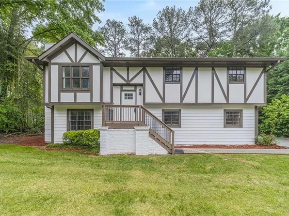 4576 Canda Dr NW, Lilburn, GA 30047