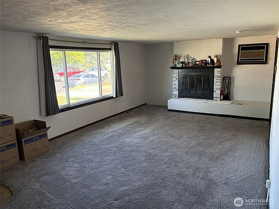 5th image of 230 NE Ivy Street