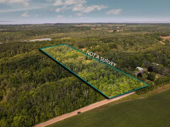 Warner Rd, Charlevoix, MI 49720