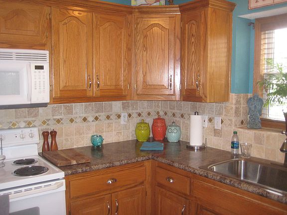 2nd image of 3411 S Hanthorn Ave