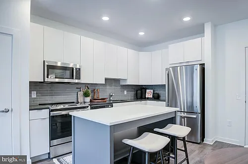 503-29 N Columbus Blvd #1223 Photo 1