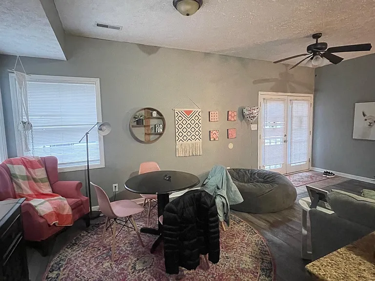 2038 N College Ave — Photo 21