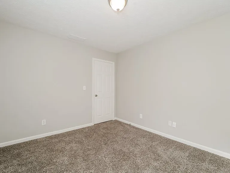 8416 Somerton Cir — Photo 11