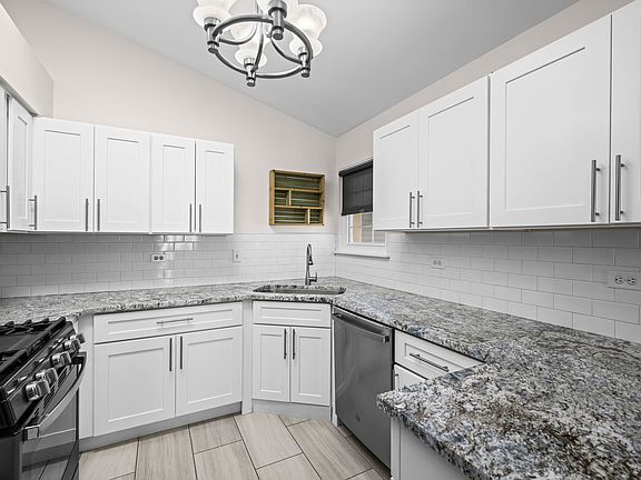 4th image of 1327 Coldspring Rd