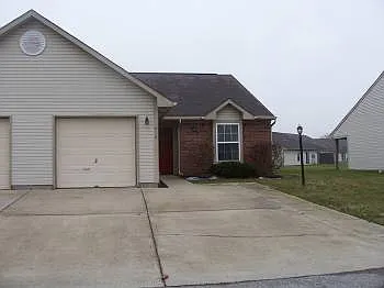 112 Woodberry Dr photo 1