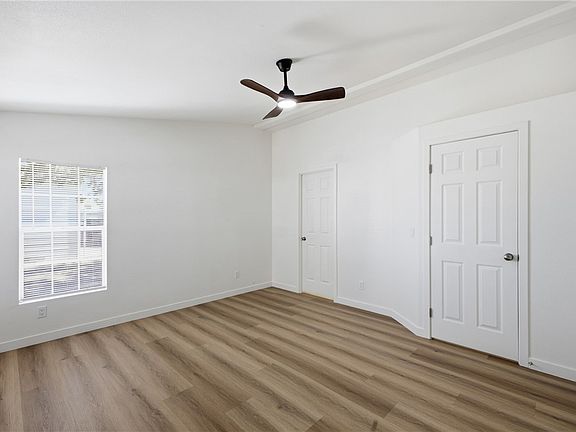 4th image of 578 Roadrunner Drive