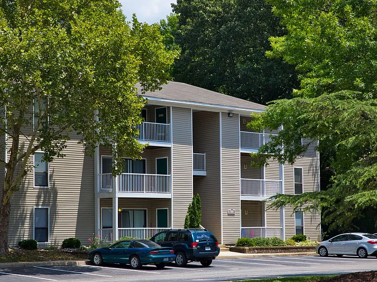 Hunter's Mill Apartments — Photo 15