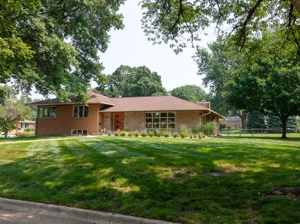 4055 42nd St, Des Moines, IA 50310