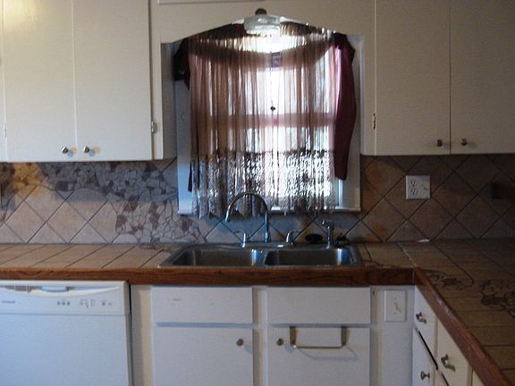 5th image of 2324 Guadalupe St