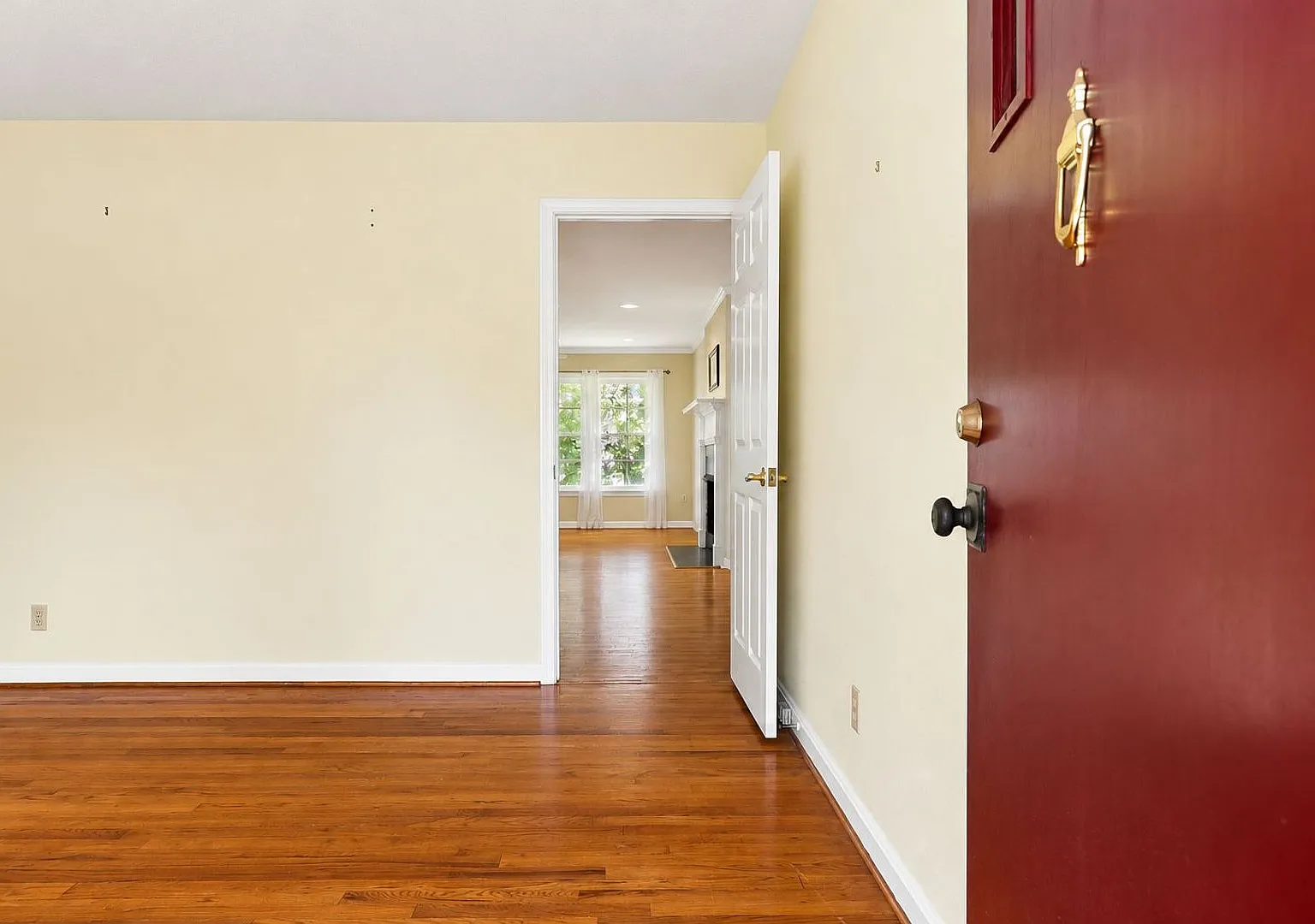 2496 Valley View Lane 3 Bed 2 Bath Available Now! — Photo 3