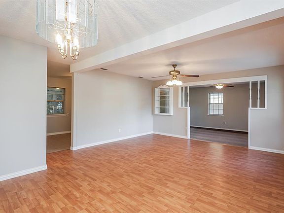 3rd image of 503 Milam Dr