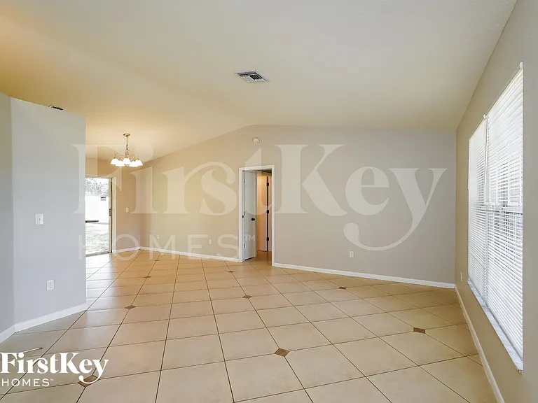 8441 Bahamas Rd — Photo 3