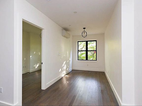 5th image of 824 Saint Johns Pl #3C