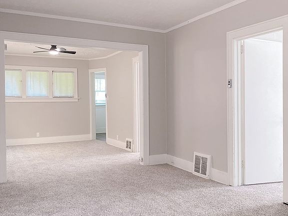 4th image of 2869 Sprague St