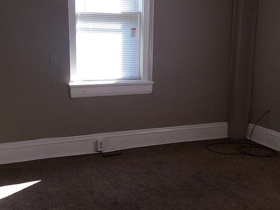 2nd image of 1422 Lee St E APT C