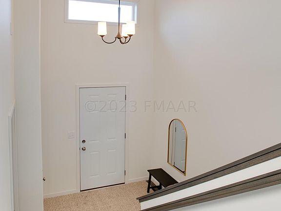 4th image of 1180 Marlys Dr W