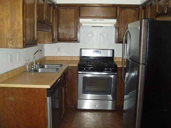 4th image of 12400 Hardin Ct NE APT B