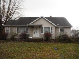 901 W 39th Pl, Hobart, IN 46342