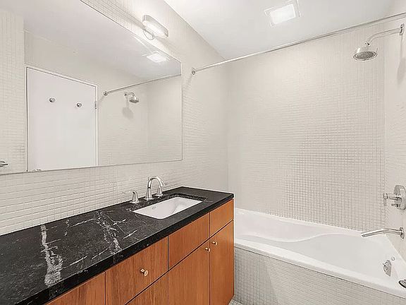 5th image of 634 E 14th St #13/14