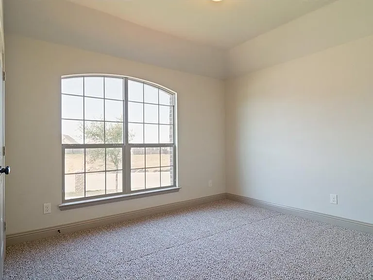 745 Shadow River Dr — Photo 13