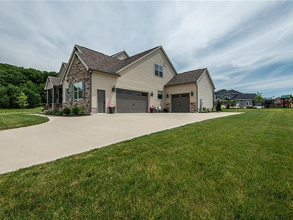 2nd image of 1351 Whispering Pines Dr NE