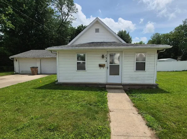 134 E Carl St, Winchester, IN 47394