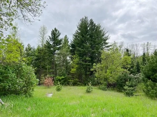N17266 Cole School Rd, Pembine, WI 54156