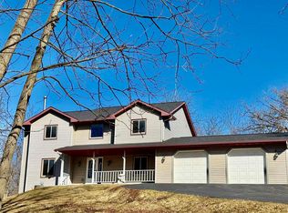 4302 Green Leaf Dr, Dodgeville, WI 53533