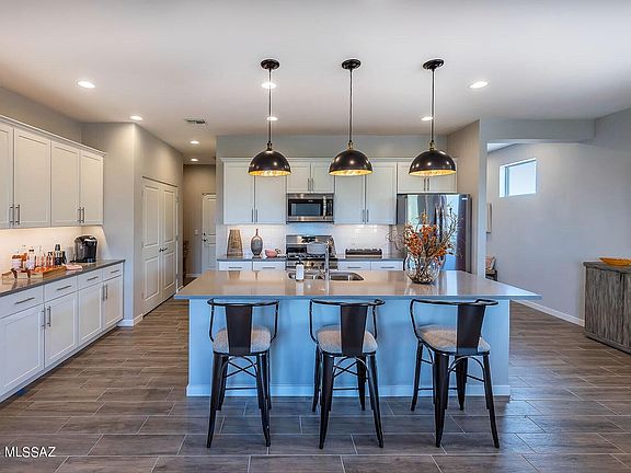5th image of 8837 N Sherry Cervi Way